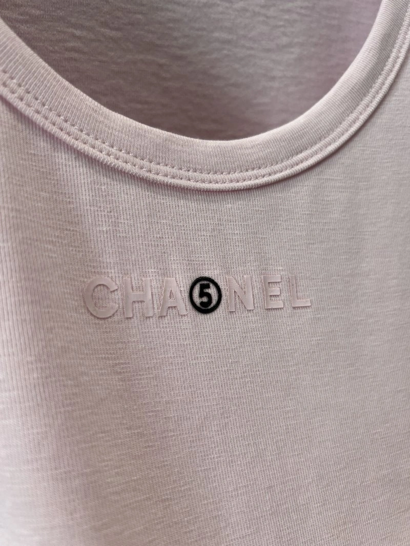 Flexible Chanel T-Shirts 108590