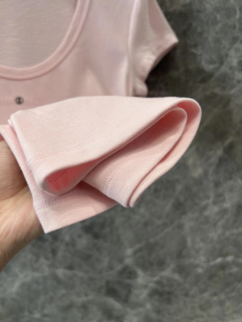 Flexible Chanel T-Shirts 108590