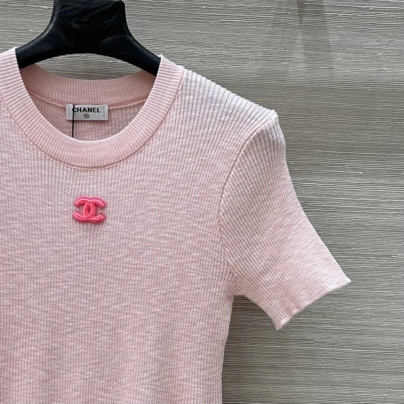 WellDesigned Chanel T-Shirts 108600