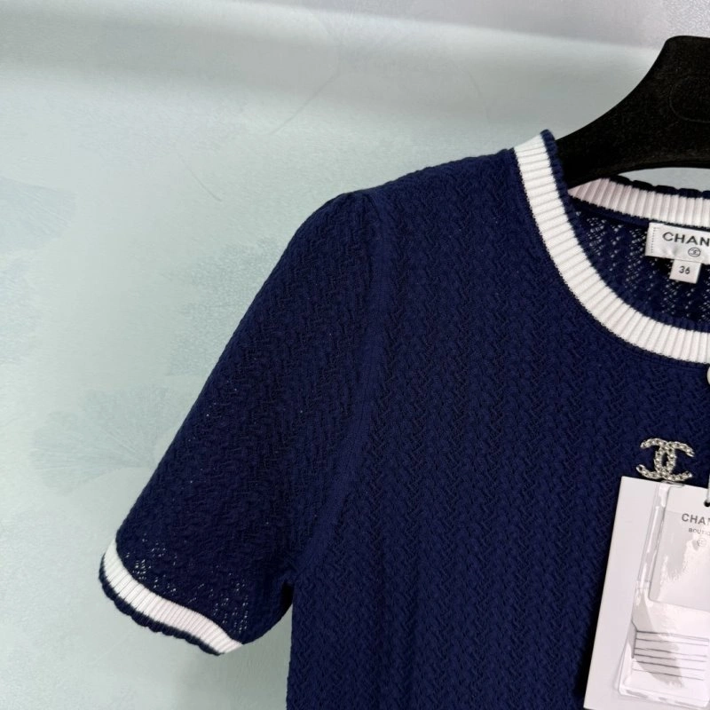 Chanel T-Shirts Neat 108598