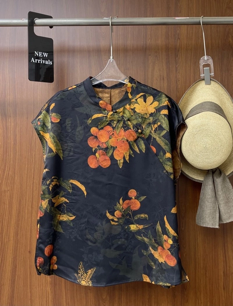 Chanel T-Shirts AllSeason 108574