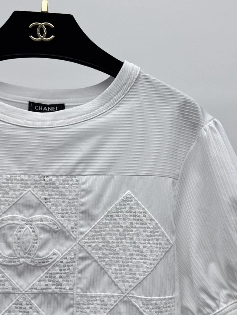 Versatile Chanel T-Shirts 108571