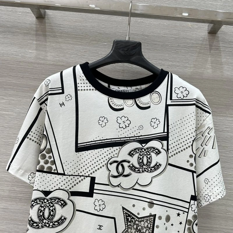 Compact Chanel T-Shirts 108562