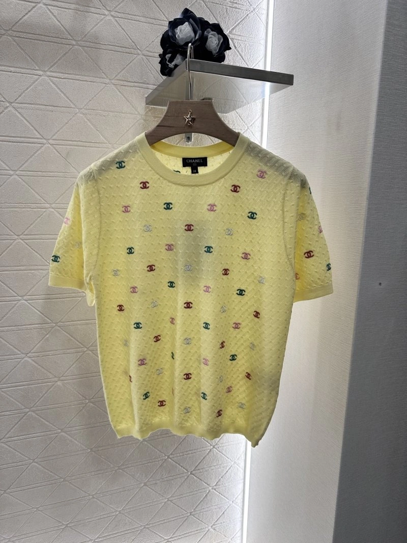 Chanel T-Shirts UrbanChic 108544