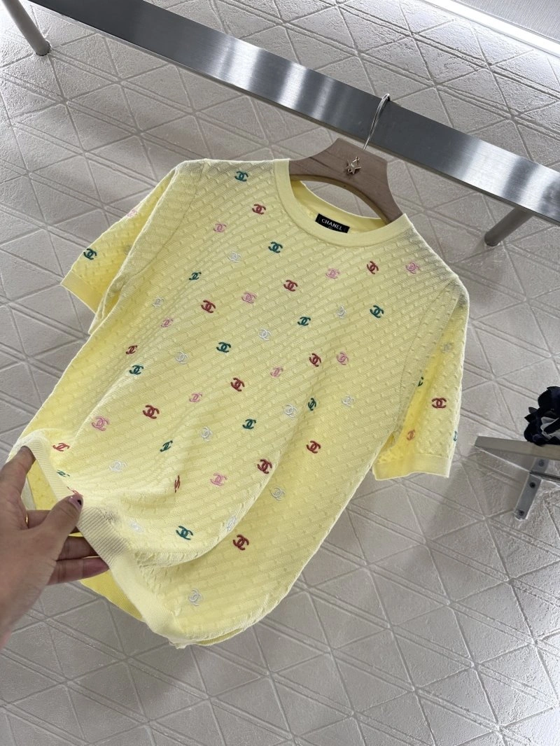 Chanel T-Shirts UrbanChic 108544