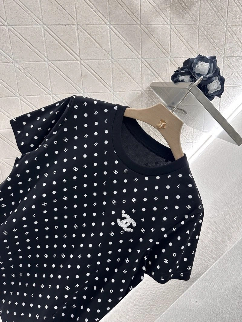 Bold Chanel T-Shirts 108549