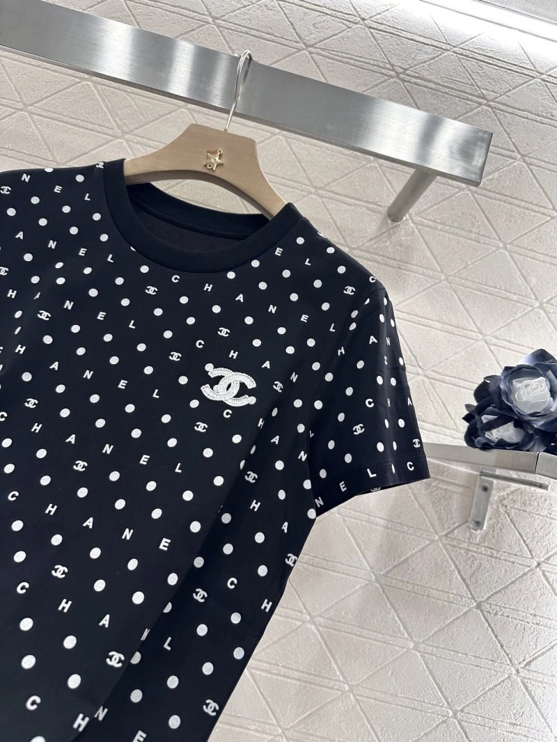 Bold Chanel T-Shirts 108549