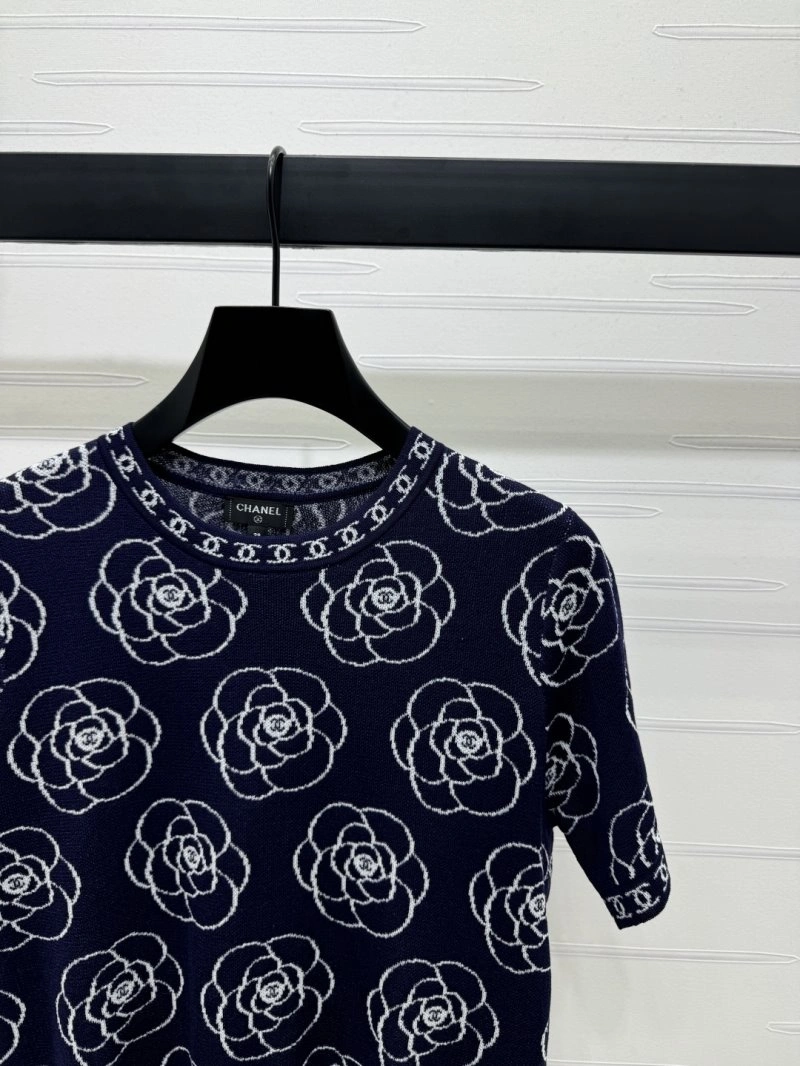 Chanel T-Shirts Sporty 110360