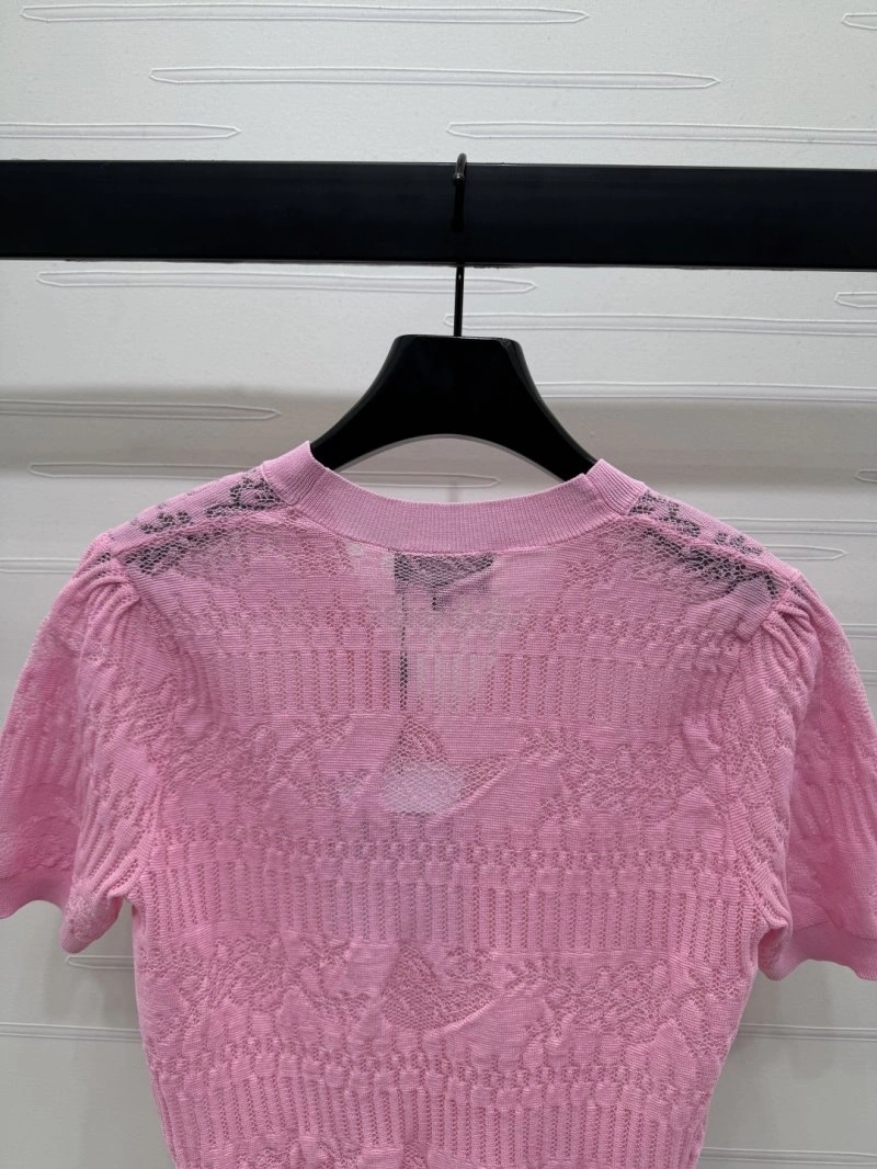 Resilient Chanel T-Shirts 110337