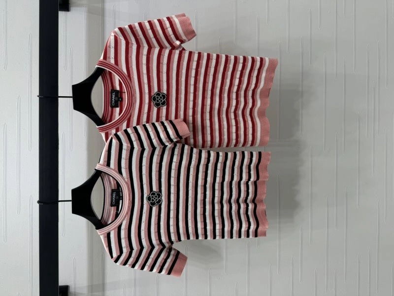 Snug Chanel T-Shirts 110336