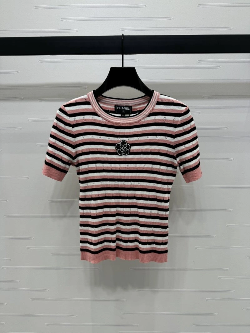 Snug Chanel T-Shirts 110336