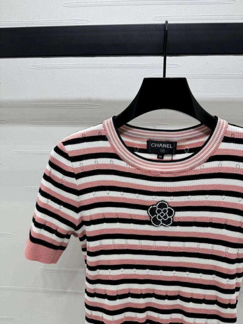 Snug Chanel T-Shirts 110336
