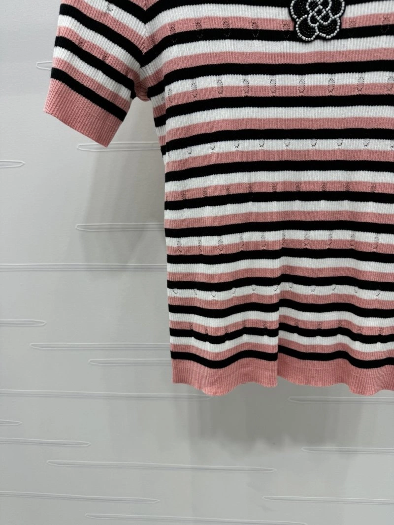 Snug Chanel T-Shirts 110336