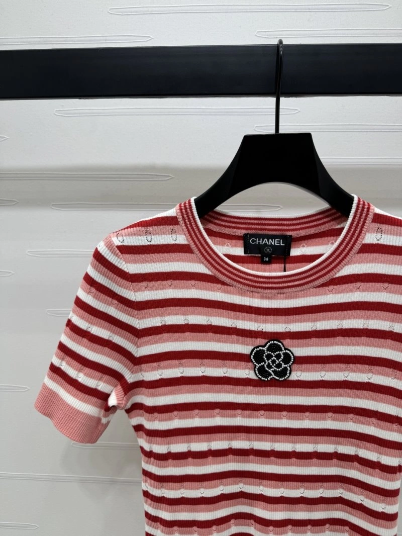 Versatile Chanel T-Shirts 110342