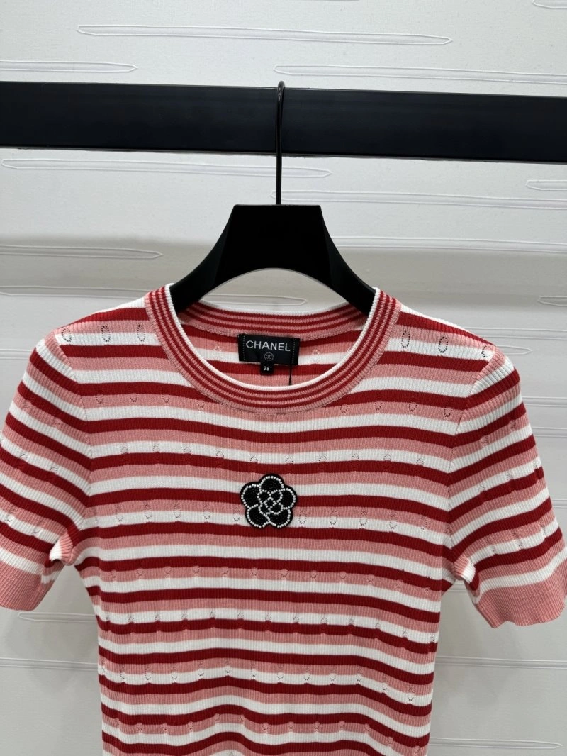 Versatile Chanel T-Shirts 110342