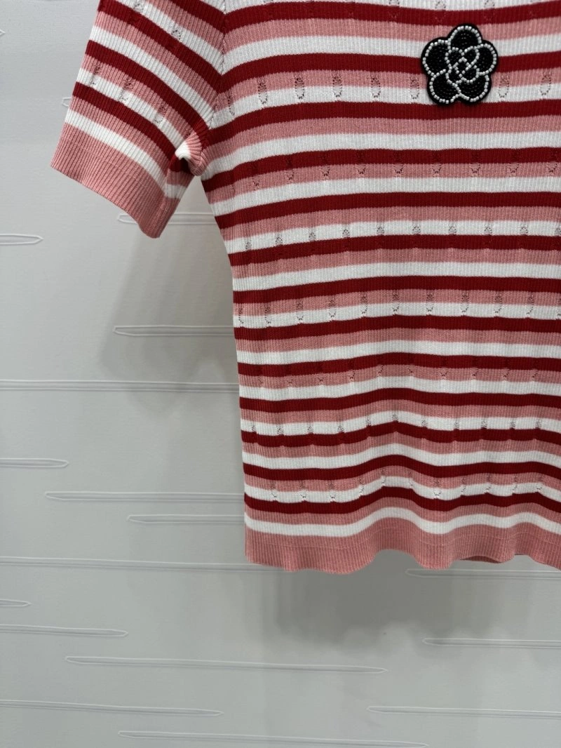 Versatile Chanel T-Shirts 110342