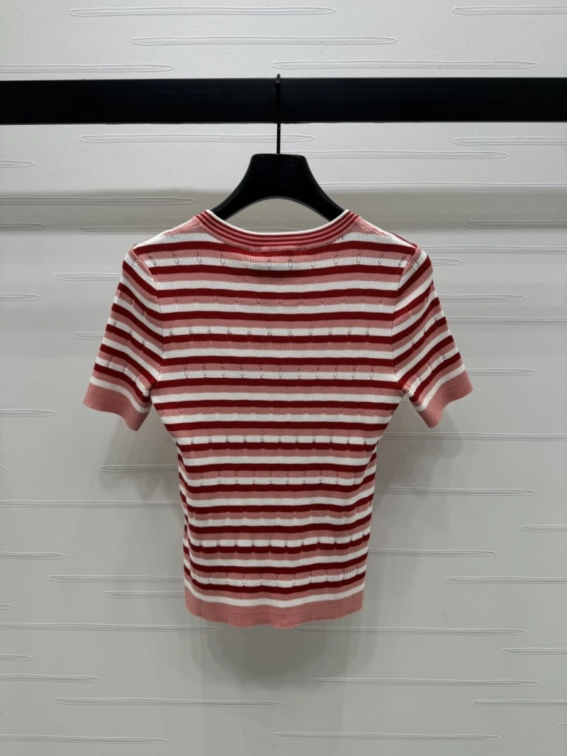 Versatile Chanel T-Shirts 110342
