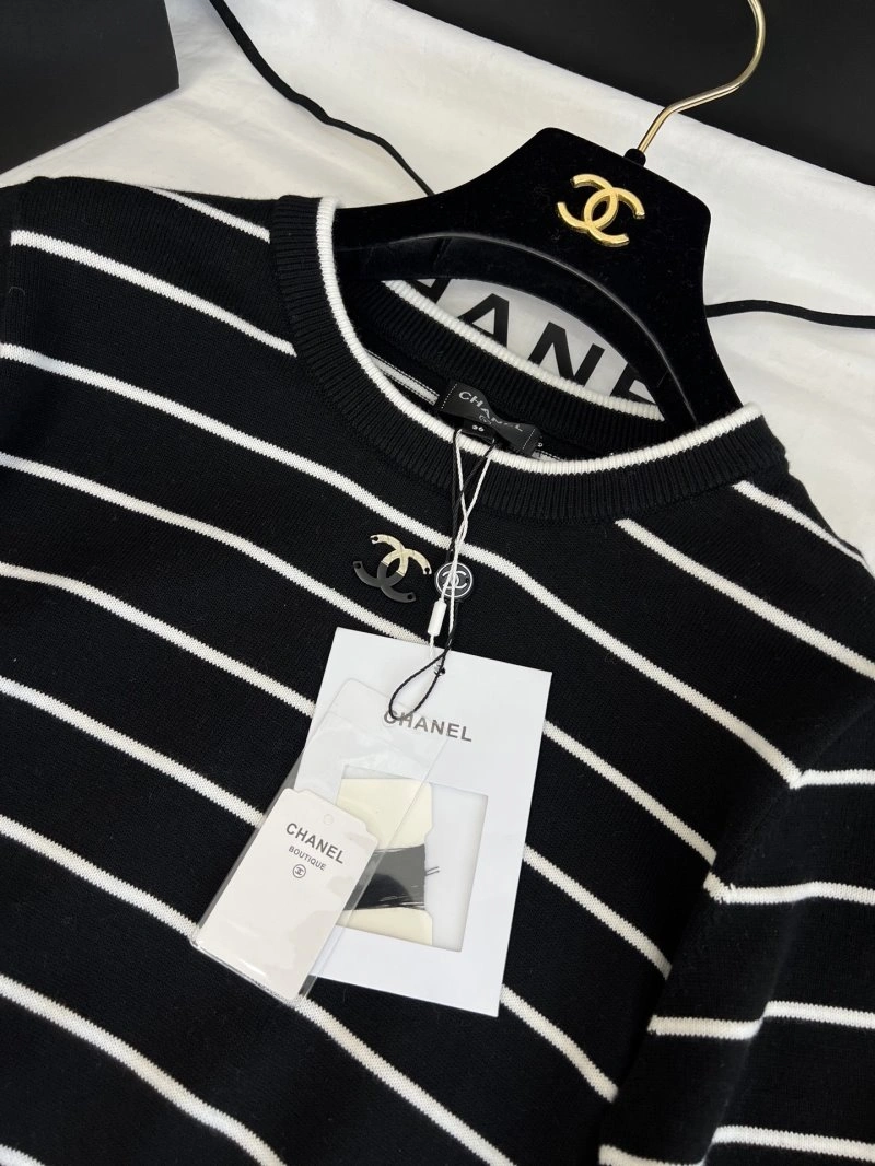 Chanel T-Shirts Effortless 110343