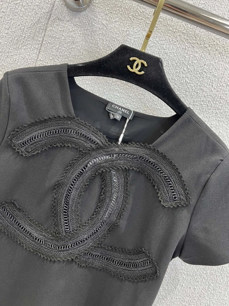 Sustainable Chanel T-Shirts 110345