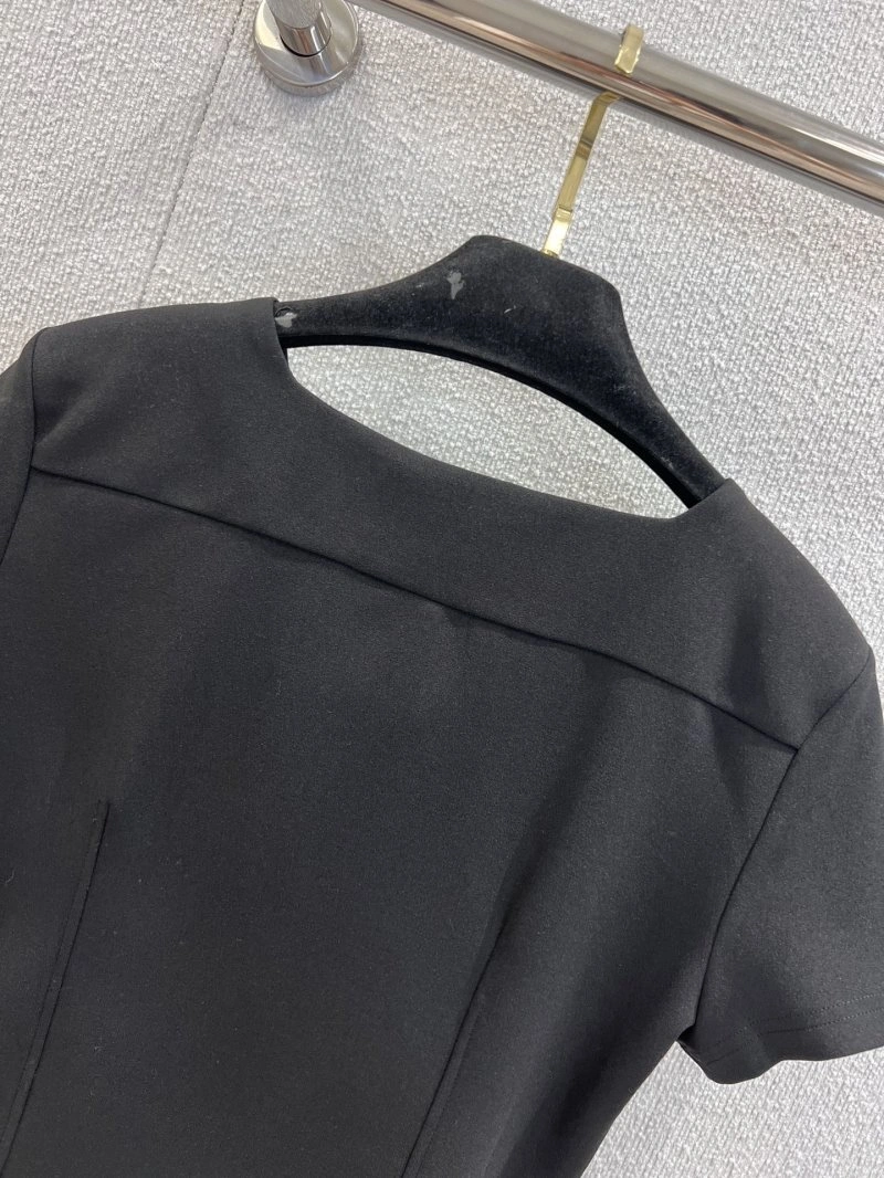 Sustainable Chanel T-Shirts 110345