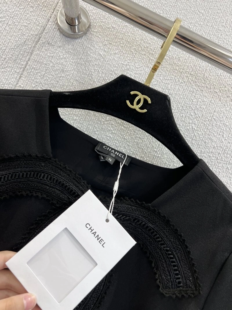 Sustainable Chanel T-Shirts 110345