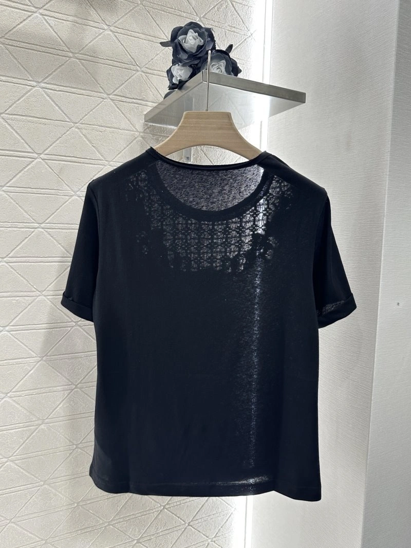Lightweight Chanel T-Shirts 110344