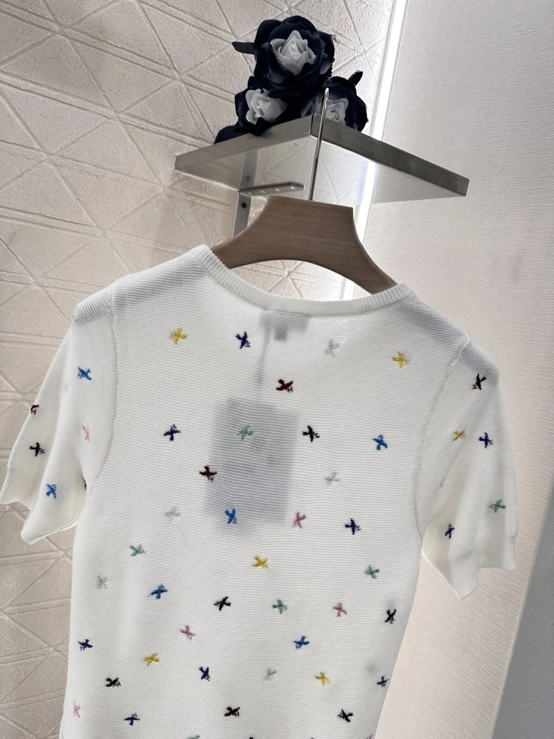 Resilient Chanel T-Shirts 110341