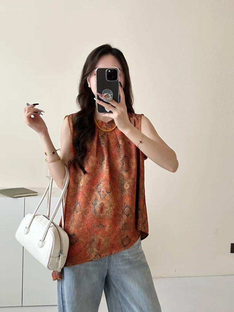 Modern Chanel T-Shirts 110304