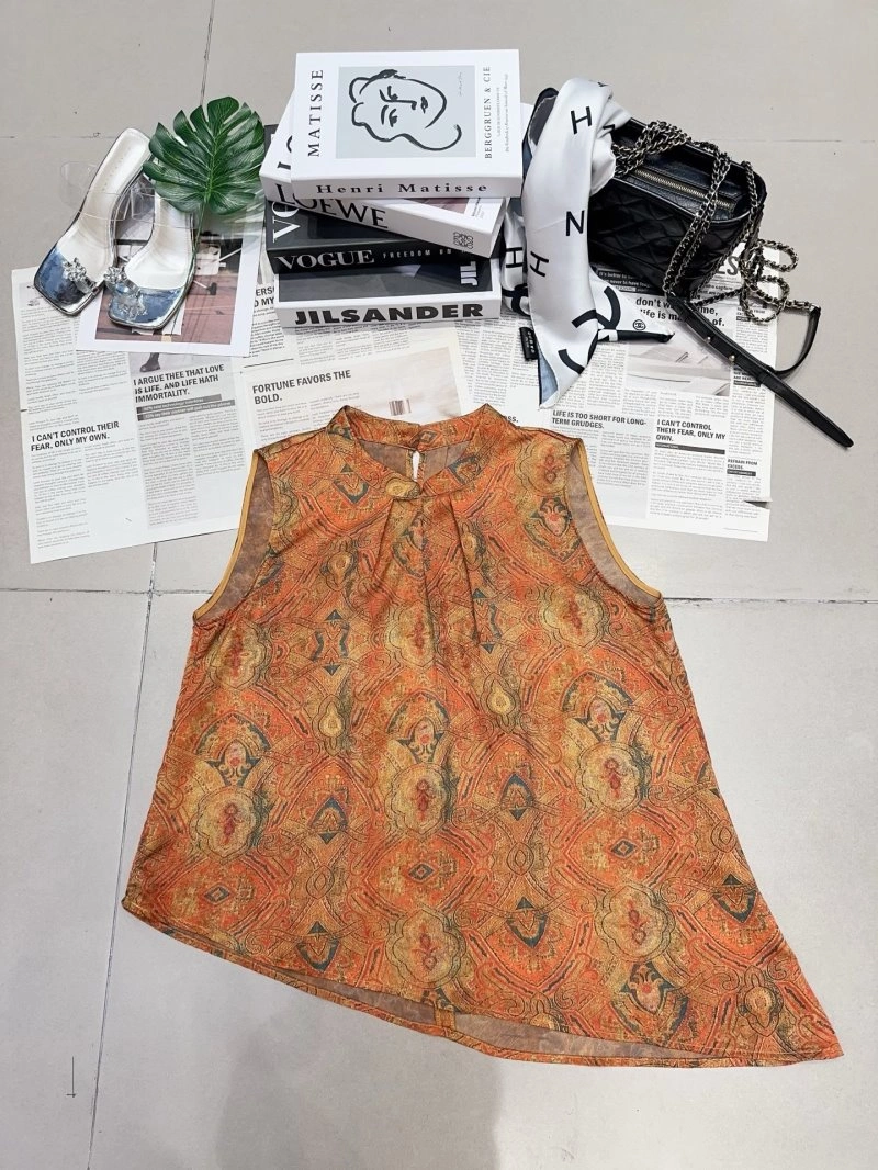 Modern Chanel T-Shirts 110304