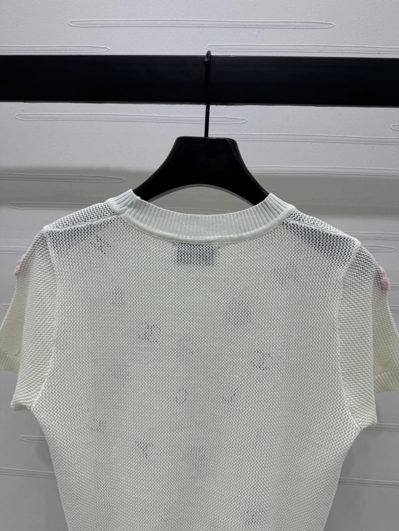 Modern Chanel T-Shirts 110302