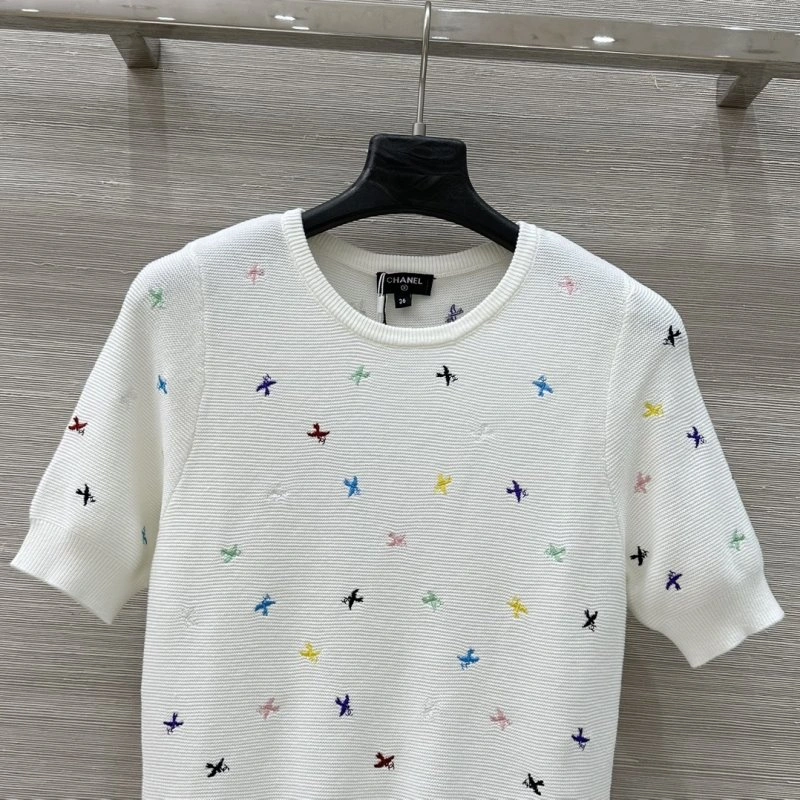 Compact Chanel T-Shirts 110300