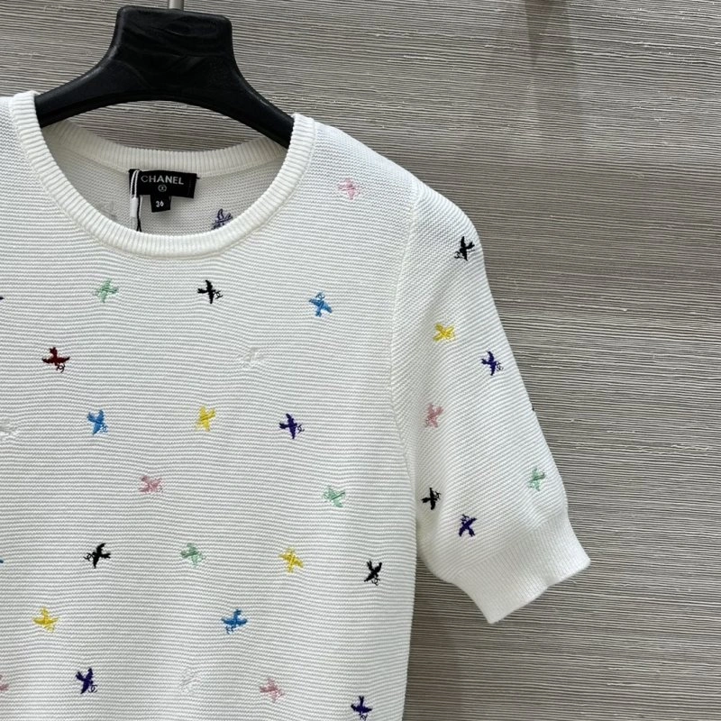 Compact Chanel T-Shirts 110300