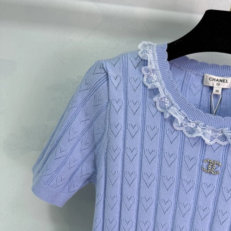 Chanel T-Shirts Versatile 110284