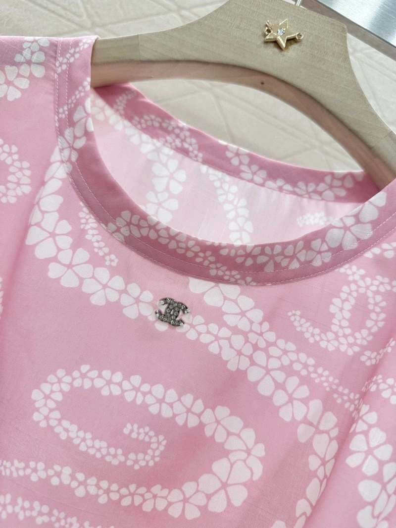 Chanel T-Shirts Breathable 110281