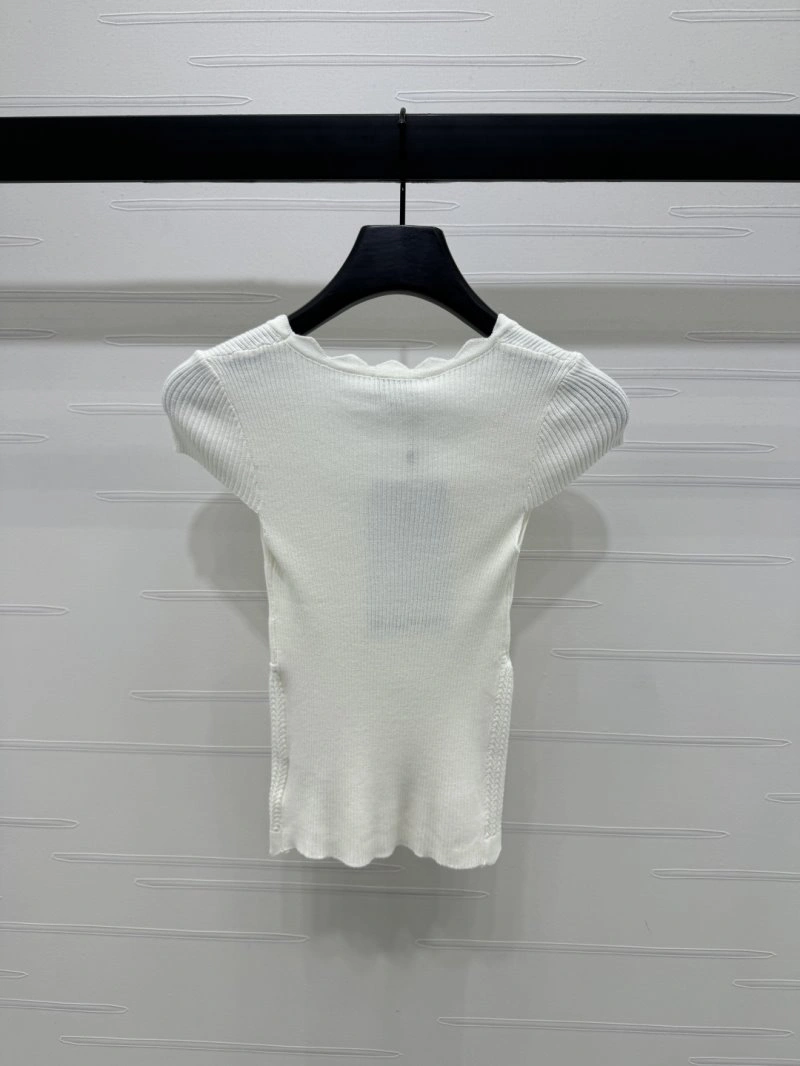 Sustainable Chanel T-Shirts 110277