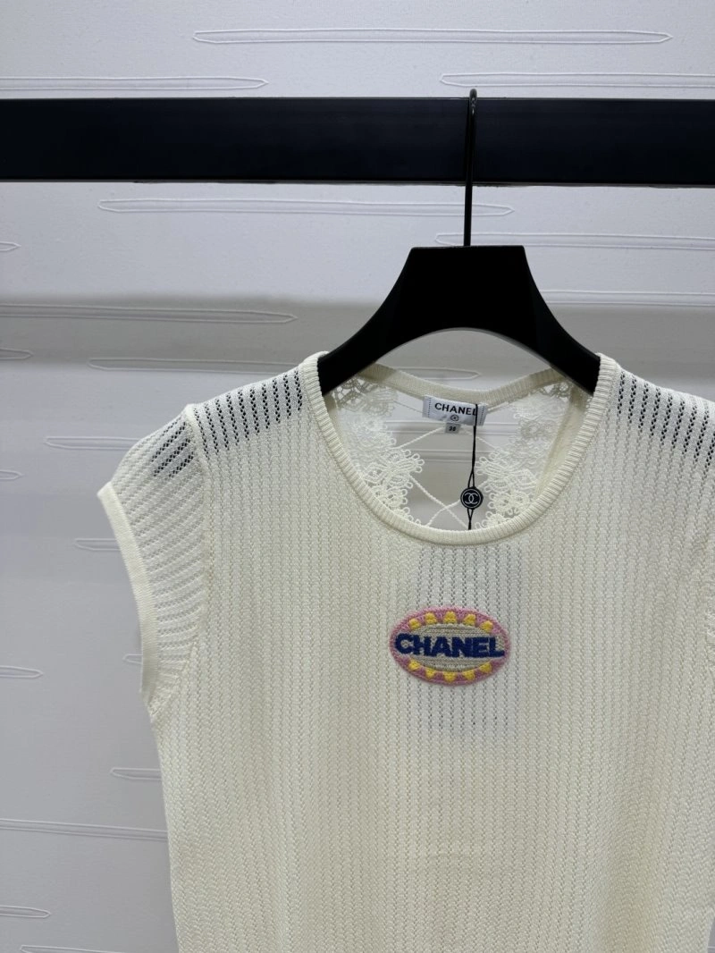 Effortless Chanel T-Shirts 110275
