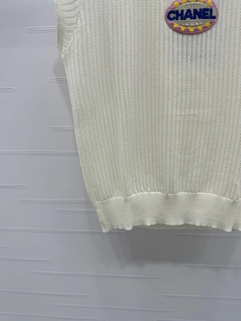Effortless Chanel T-Shirts 110275