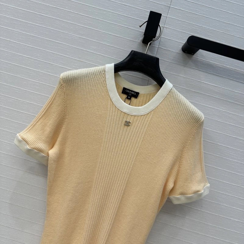 Chic Chanel T-Shirts 110265
