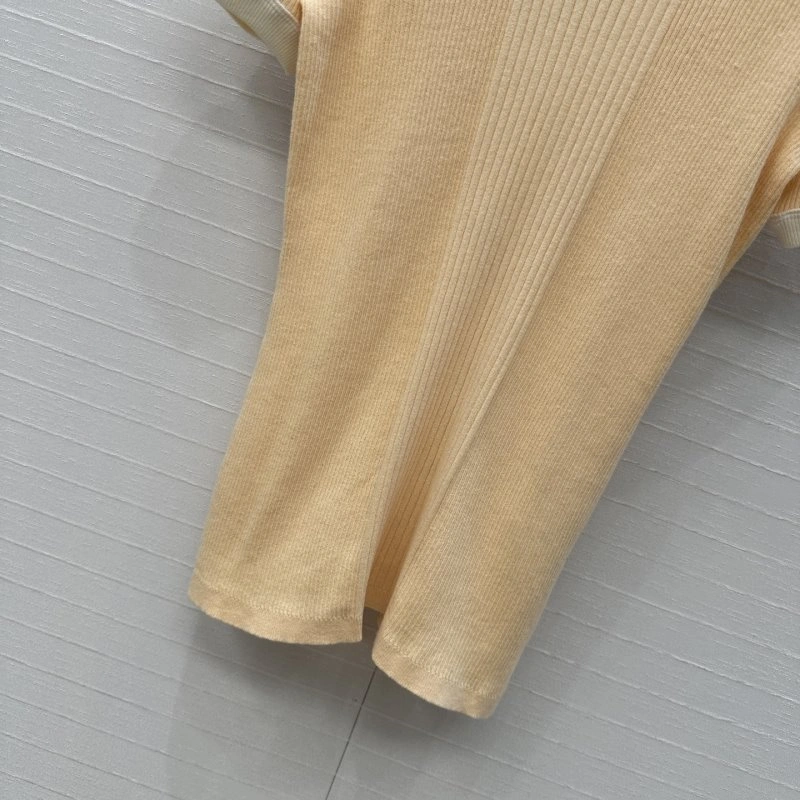 Chic Chanel T-Shirts 110265