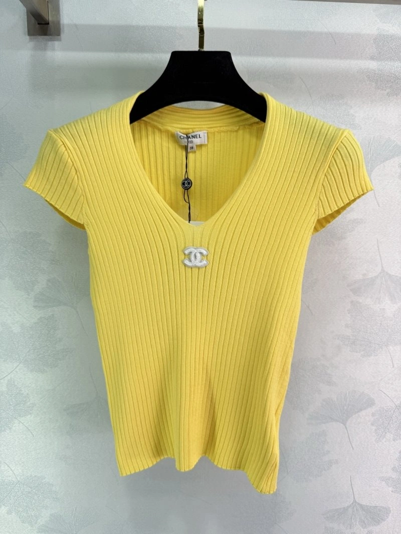 Chanel T-Shirts Lightweight 110249