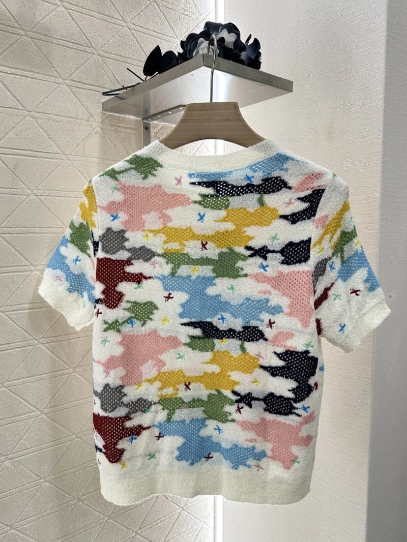 Sleek Chanel T-Shirts 110264
