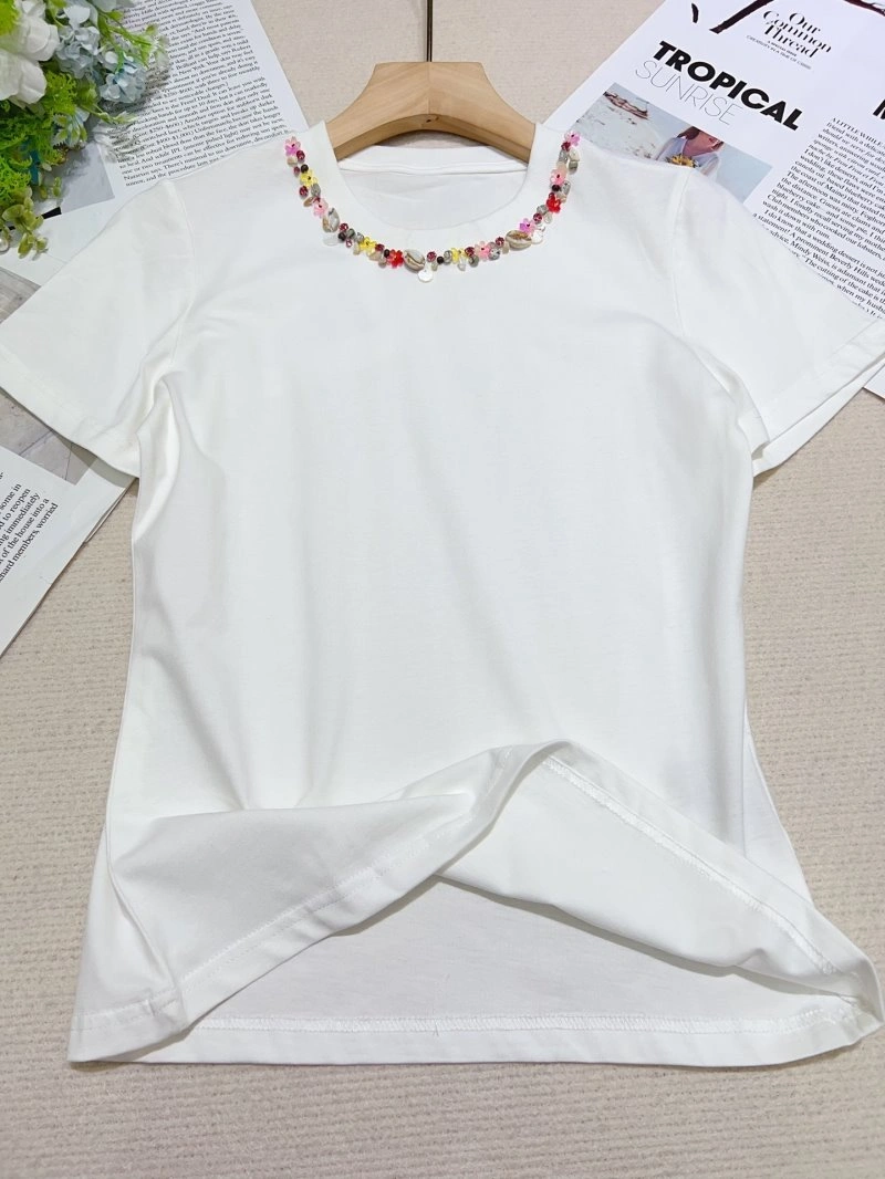 Lightweight Chanel T-Shirts 110239