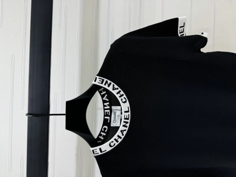 Chanel T-Shirts Lightweight 110235