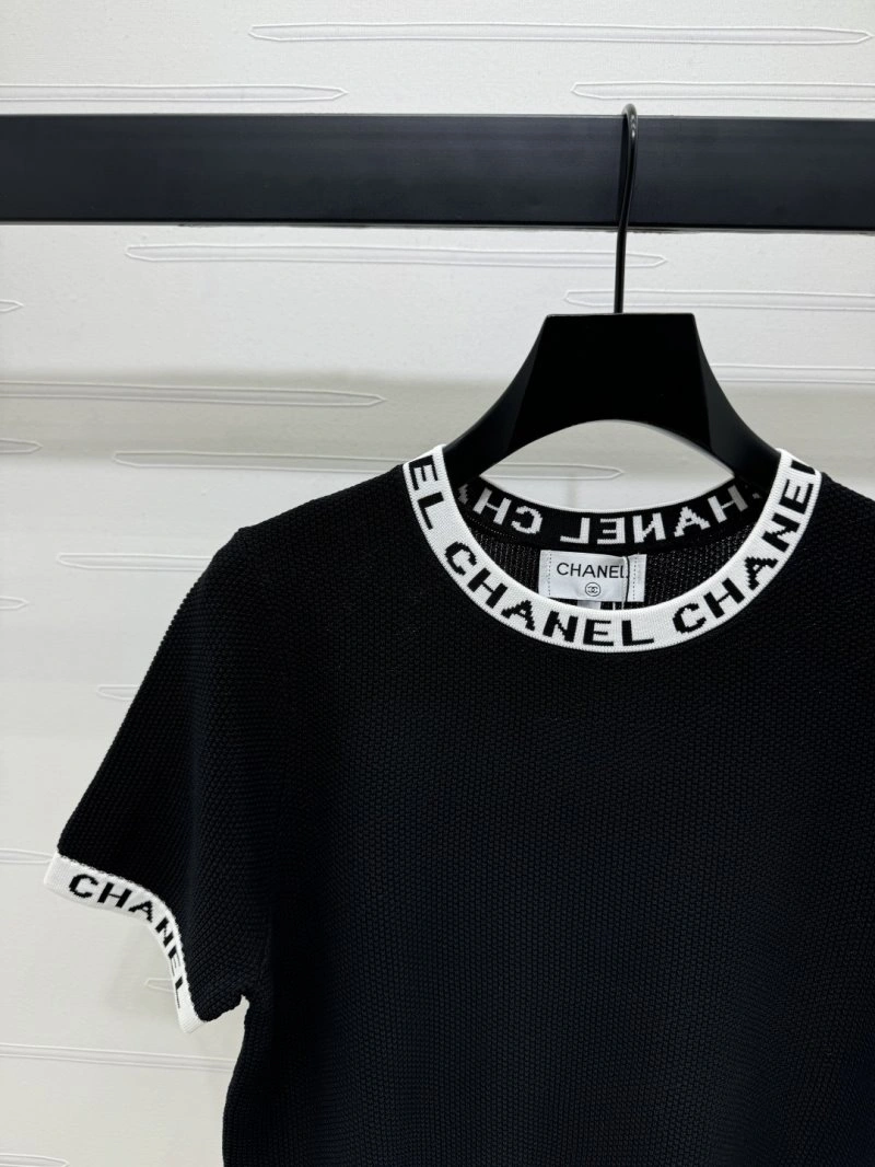Chanel T-Shirts Lightweight 110235