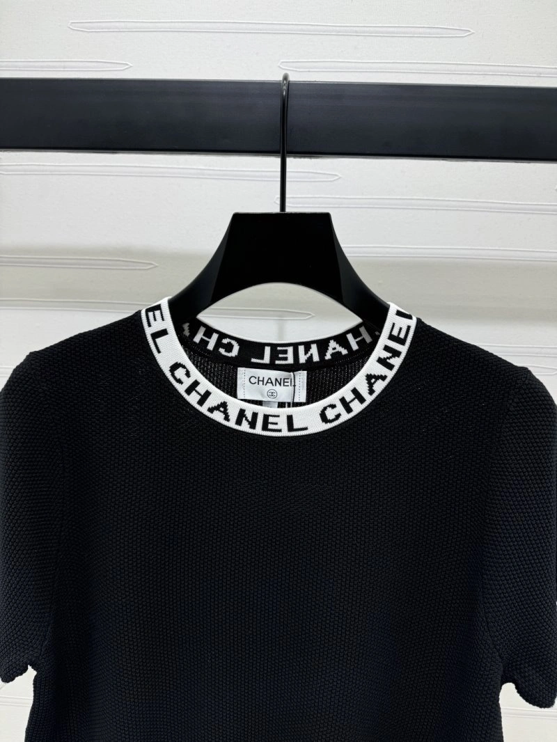 Chanel T-Shirts Lightweight 110235