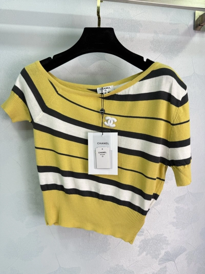 Effortless Chanel T-Shirts 110222
