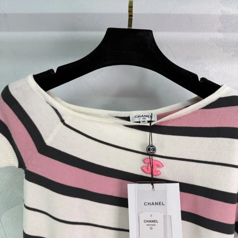 Effortless Chanel T-Shirts 110222