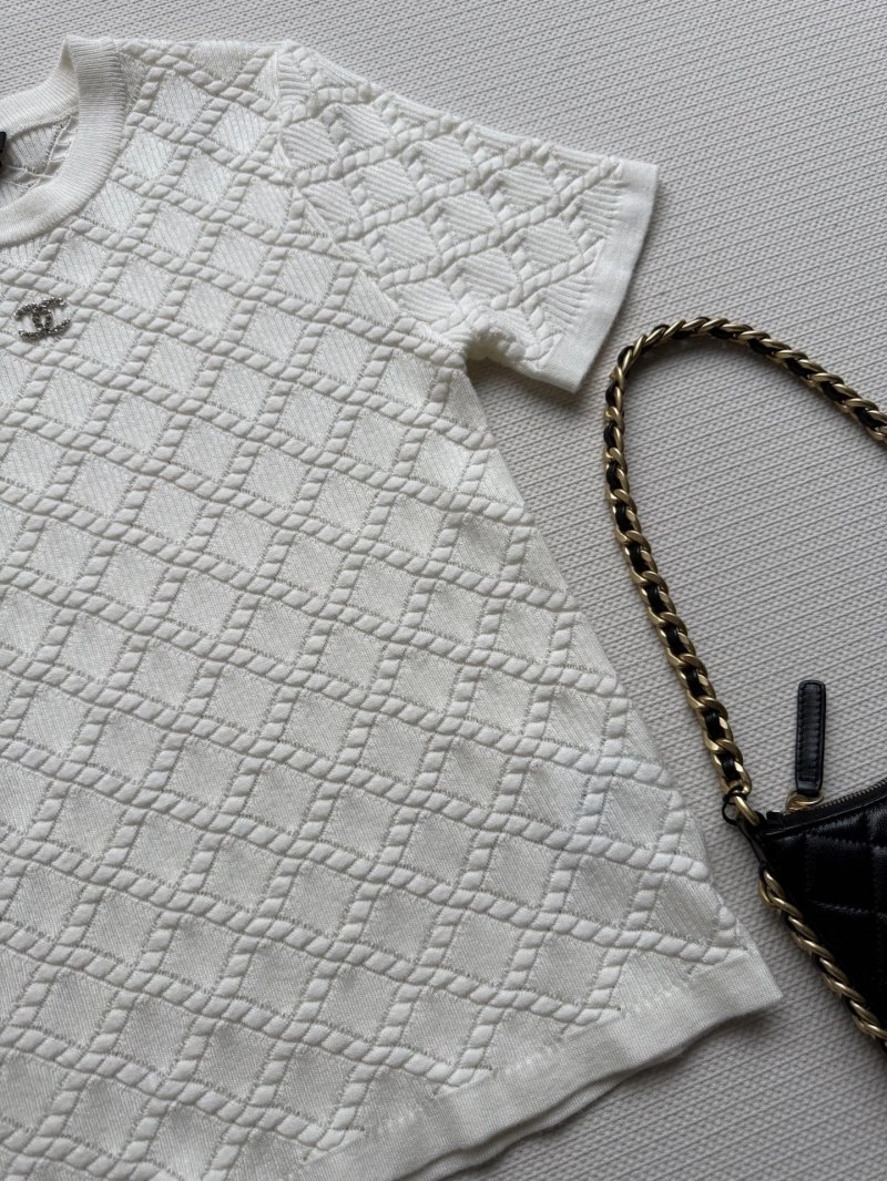 Chic Chanel T-Shirts 110199