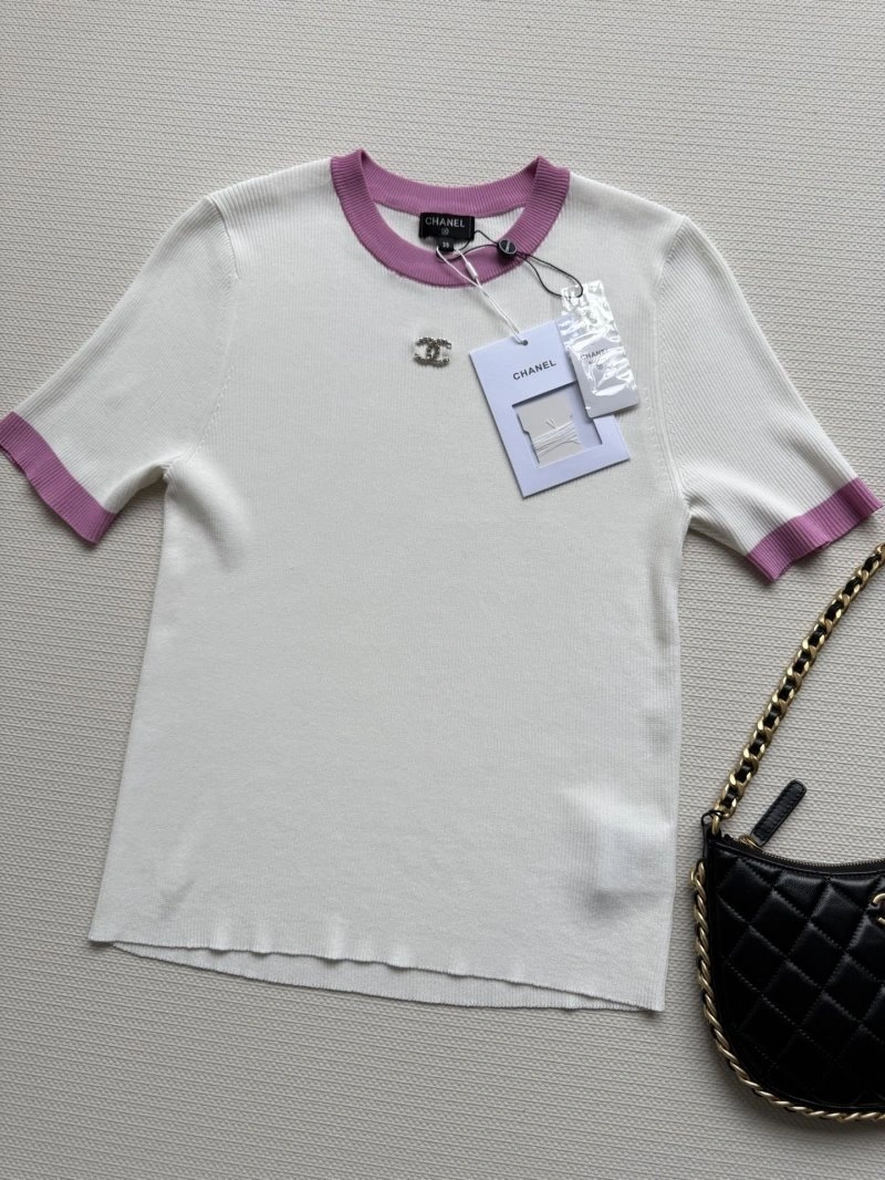Chanel T-Shirts Lightweight 110211