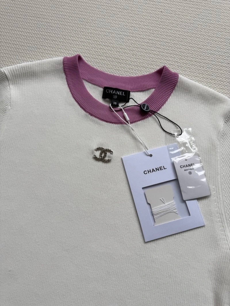Chanel T-Shirts Lightweight 110211